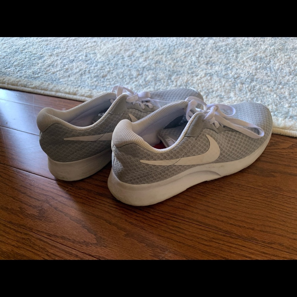 Nike Woman’s Tennis Shoes